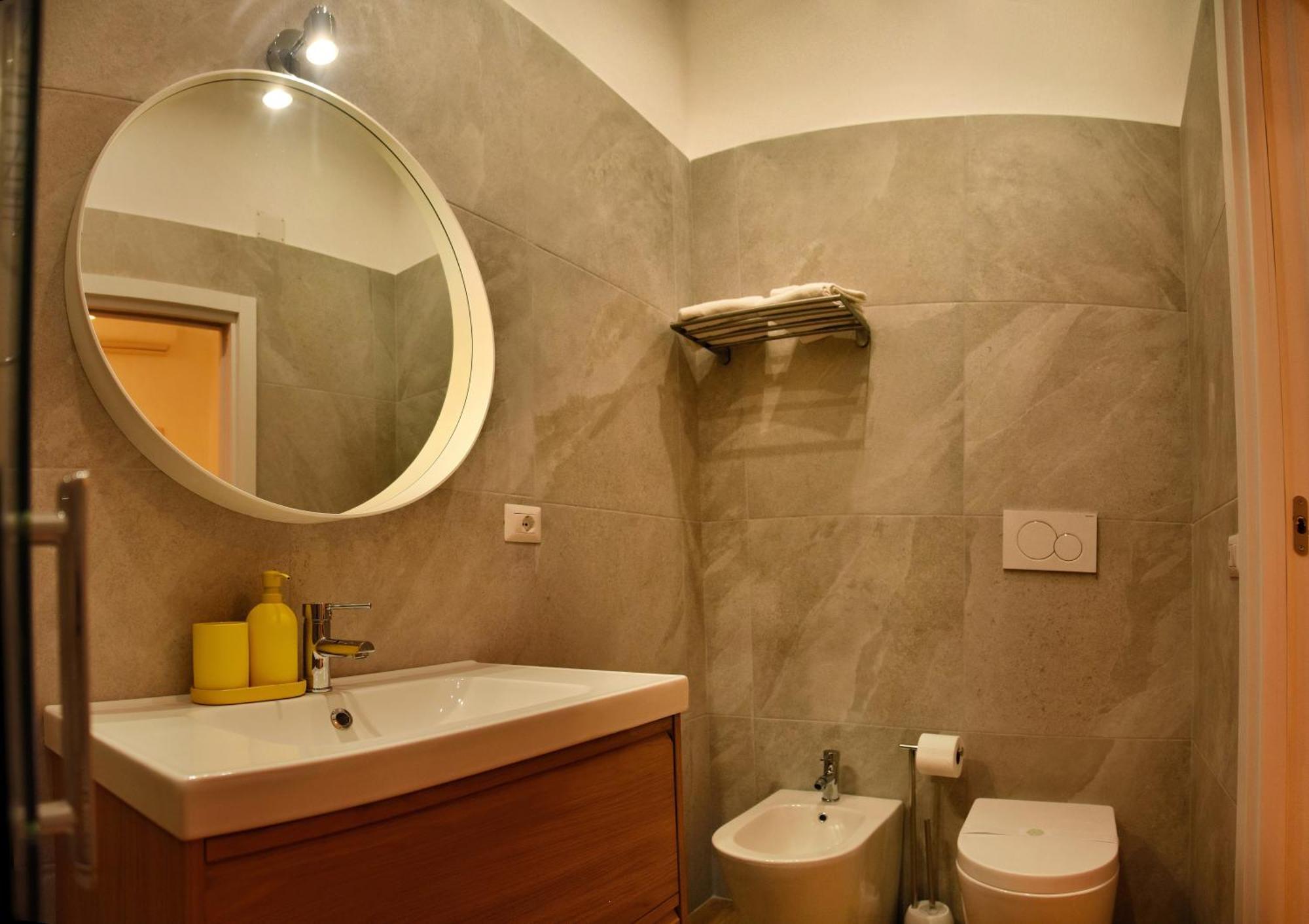 Centro Storico Rooms Наполи Екстериор снимка