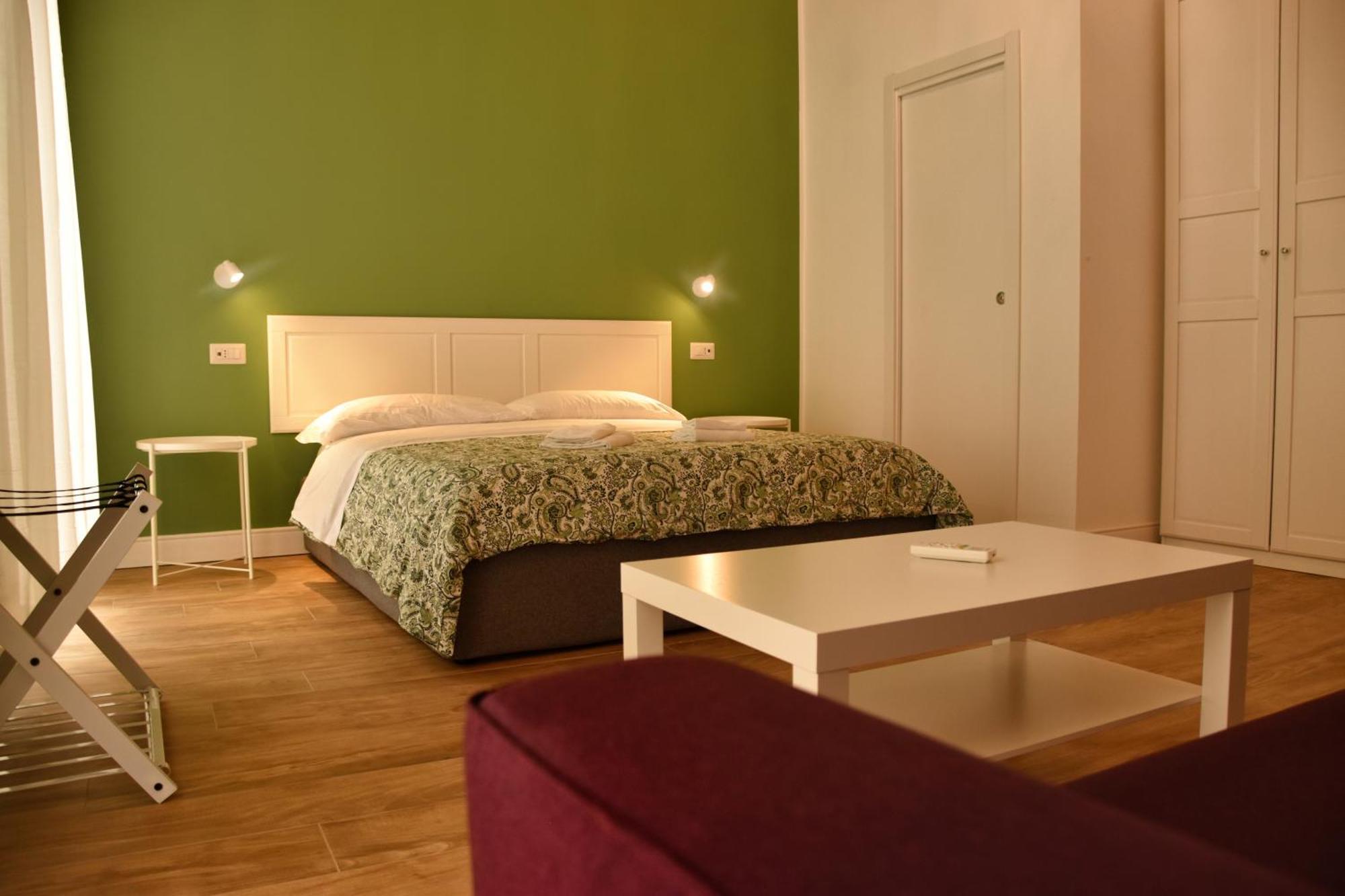 Centro Storico Rooms Наполи Екстериор снимка