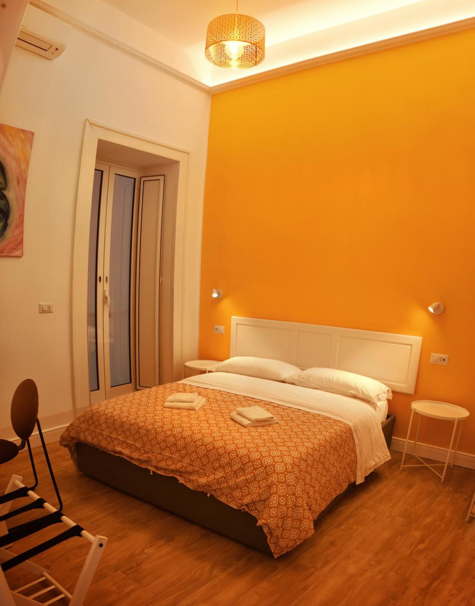 Centro Storico Rooms Наполи Екстериор снимка